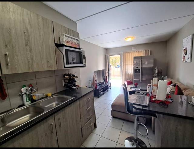 2 BEDROOM APARTMENT FOR SALE IN HEUWELOORD
